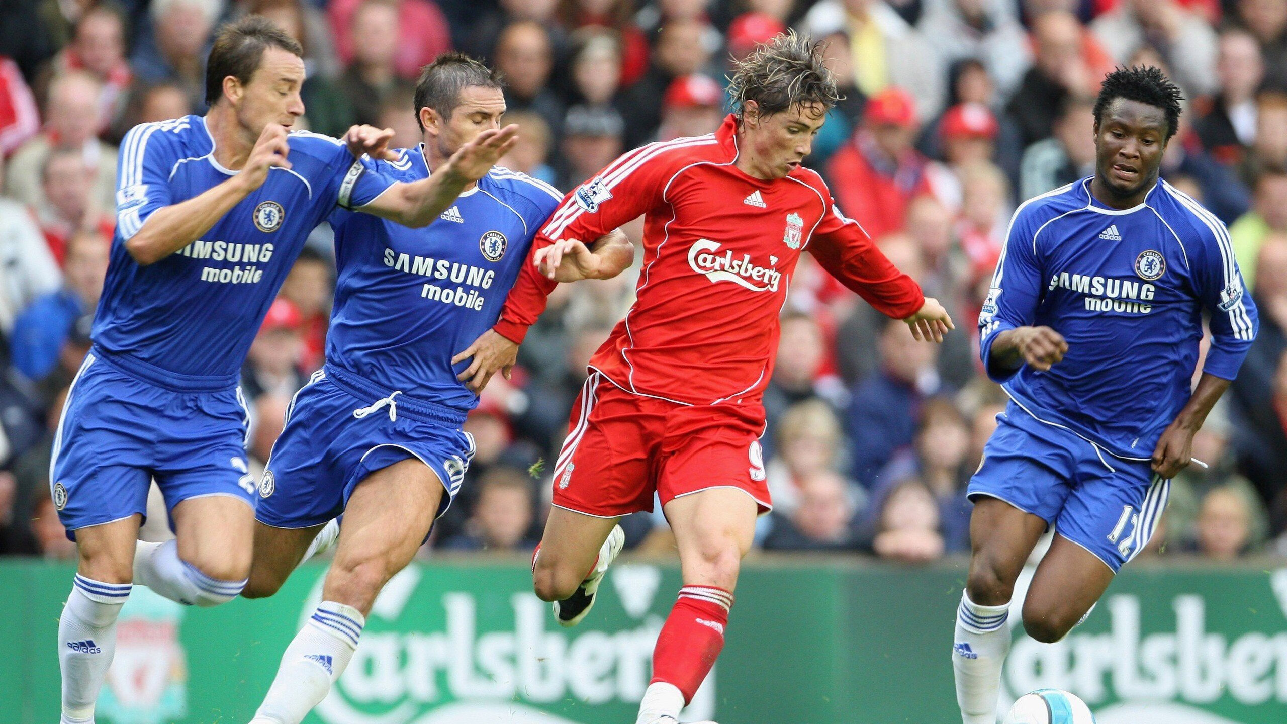 绿茵双线,马里鏖战映照英超,拉什福德接管争冠时刻